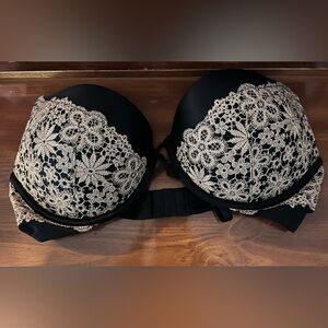 Victorias Secret Bombshell Plunge bra 38C